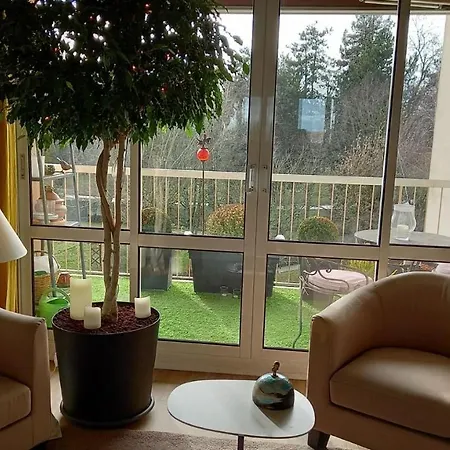 Privat bolig Dans Un Elegant- Parking Gratuit - Proximite Tram- *